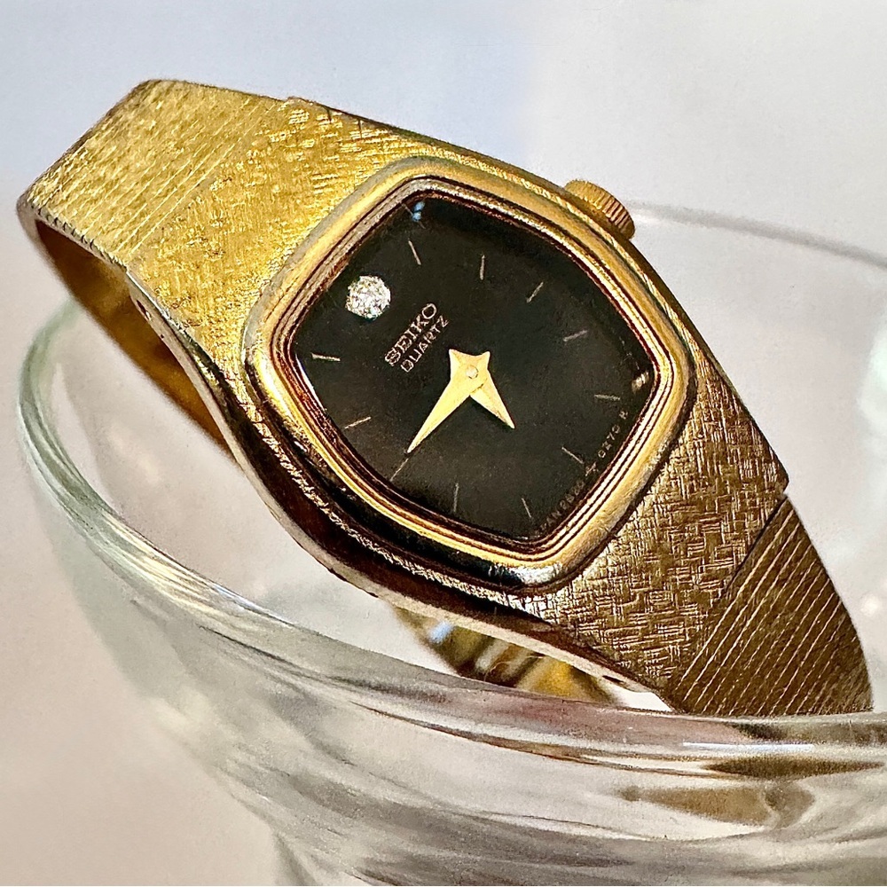 Vintage Seiko Women 2B20-5059 Diamond Accent Gold Tone Quartz 17mm Watch 6 1/4"